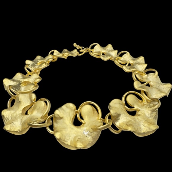 Vintage Chunky Gold Tone Lily Pad/Lotus Leaf Statement Necklace - Picture 8 of 10